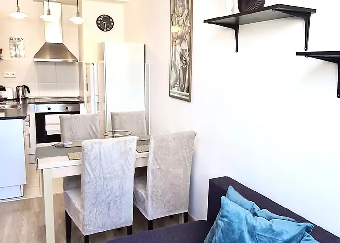 Eliza With Parking Appartement