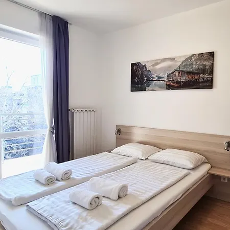 Eliza With Parking * בודפשט